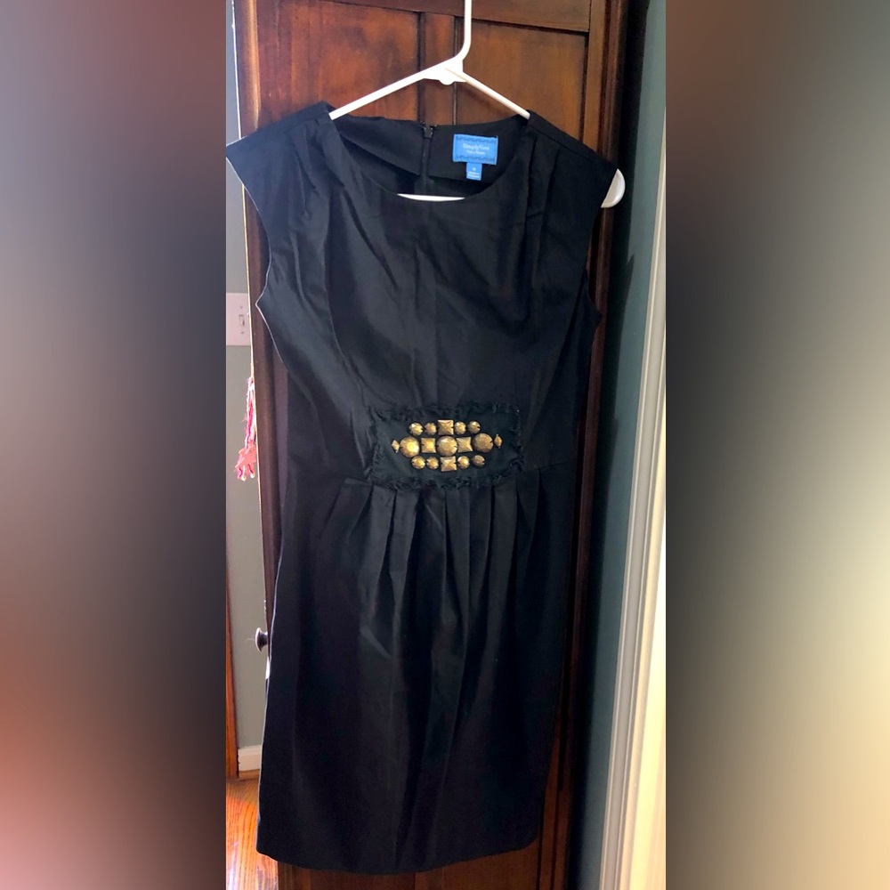 SIMPLY VERA Vera WANG Black Dress w/ Bronze Button Front Embellishment   Size 6